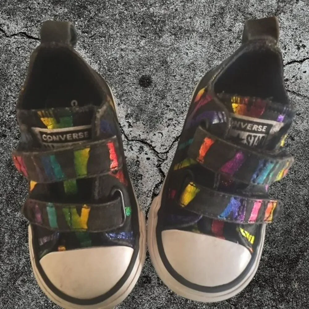CONVERSE ALL STAR✨ Baby Sneakers / Shoes Size 4 Easy-On hook and loop Closure